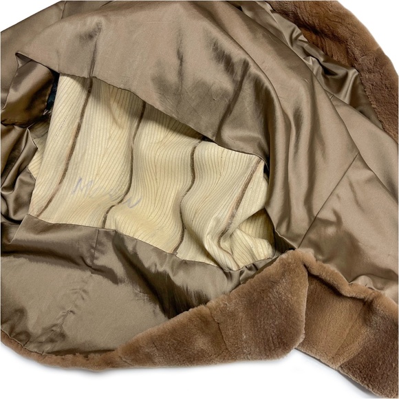 Sheared Fur Coat Designed by Fourrures Laganière Montreal - Picture 12 of 13